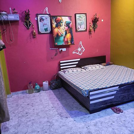 Shri Ram Sharnam Hotel Ayodhya Eksteriør billede